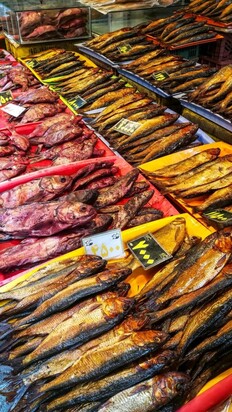 تصاویری از  بازار جذاب محلی ماهی‌فروشان رشت