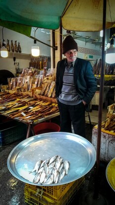 تصاویری از  بازار جذاب محلی ماهی‌فروشان رشت