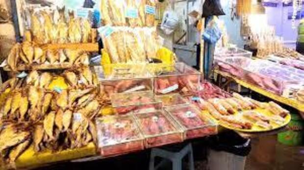 تصاویری از  بازار جذاب محلی ماهی‌فروشان رشت