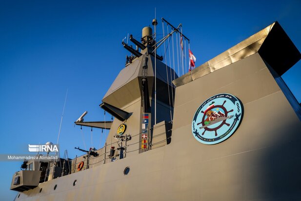 رونمایی از ناوشکن عظیم دیلمان