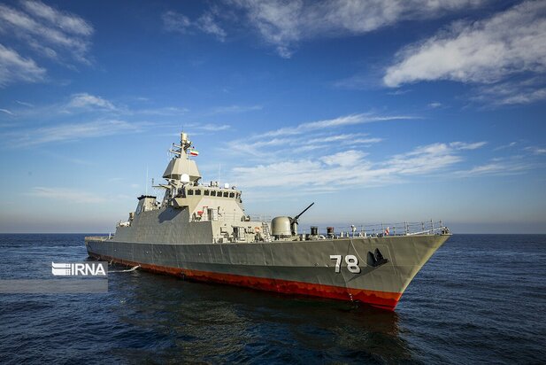 رونمایی از ناوشکن عظیم دیلمان