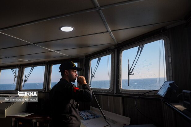 رونمایی از ناوشکن عظیم دیلمان