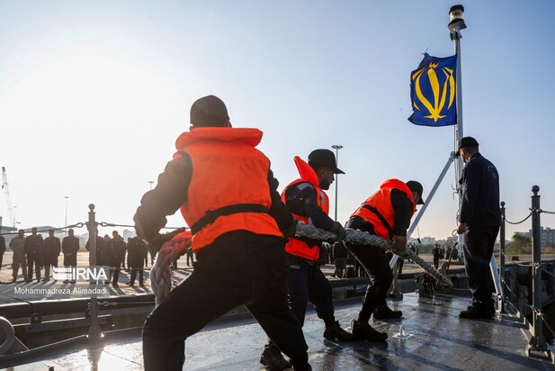 رونمایی از ناوشکن عظیم دیلمان