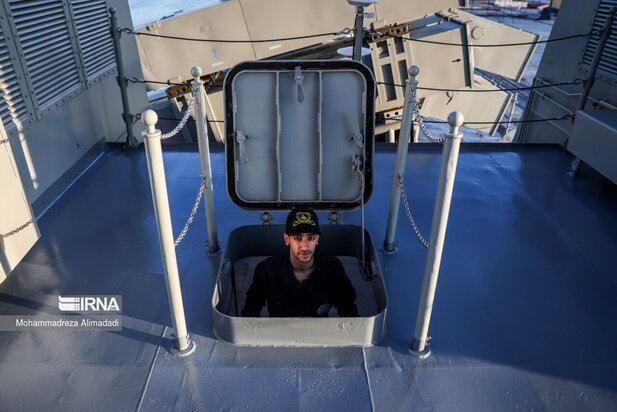 رونمایی از ناوشکن عظیم دیلمان