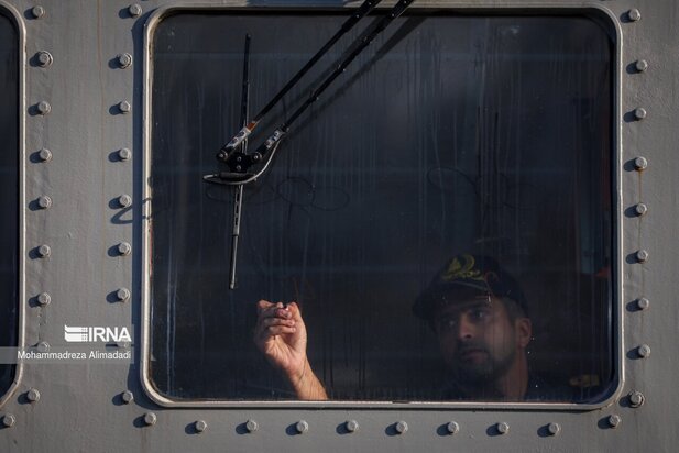 رونمایی از ناوشکن عظیم دیلمان