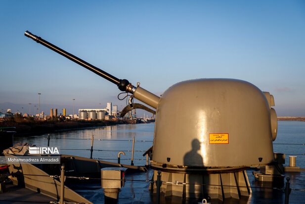 رونمایی از ناوشکن عظیم دیلمان