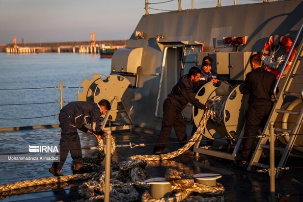 رونمایی از ناوشکن عظیم دیلمان