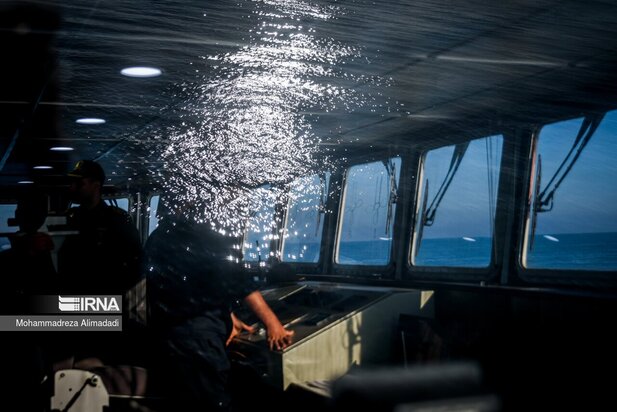 رونمایی از ناوشکن عظیم دیلمان