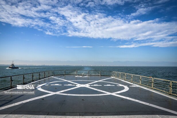 رونمایی از ناوشکن عظیم دیلمان