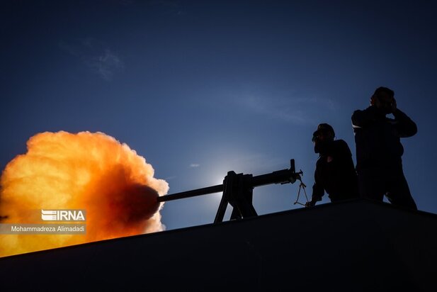 رونمایی از ناوشکن عظیم دیلمان