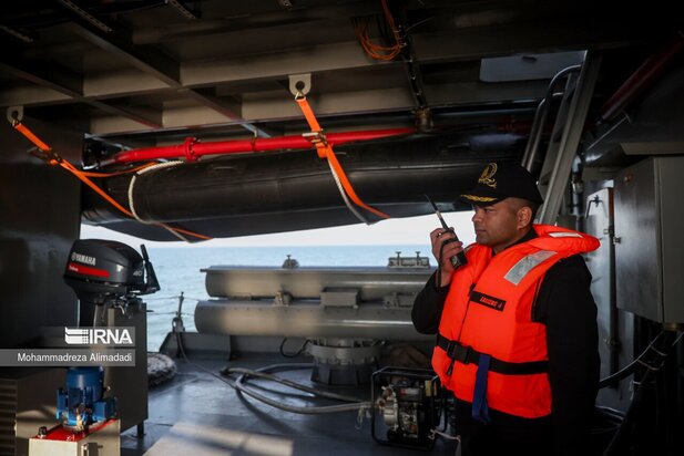 رونمایی از ناوشکن عظیم دیلمان