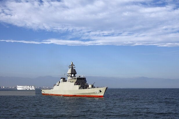 رونمایی از ناوشکن عظیم دیلمان