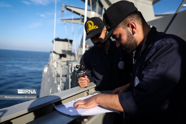 رونمایی از ناوشکن عظیم دیلمان