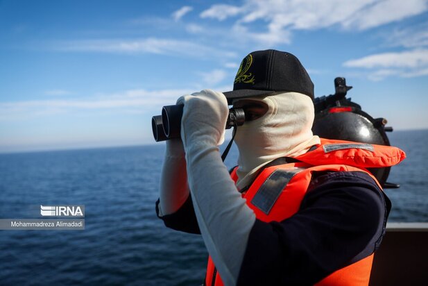 رونمایی از ناوشکن عظیم دیلمان