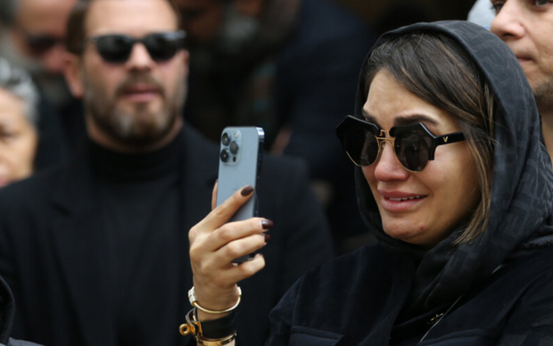 وداع هنرمندان با بیتا فرهی