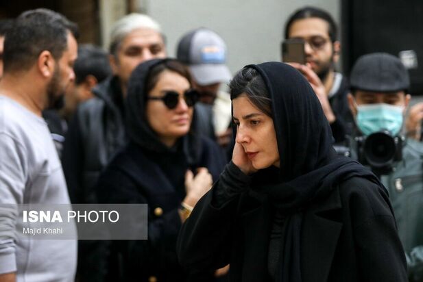 وداع هنرمندان با بیتا فرهی