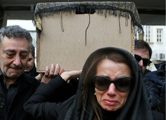 وداع هنرمندان با بیتا فرهی