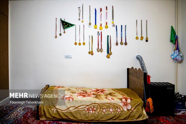 تلاش وزنه بردار بانوی لر ایران