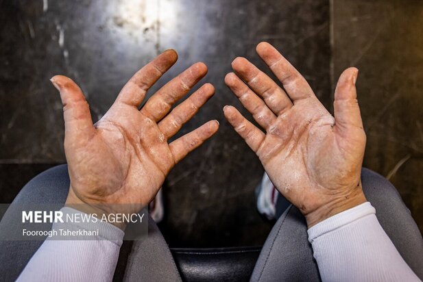 تلاش وزنه بردار بانوی لر ایران