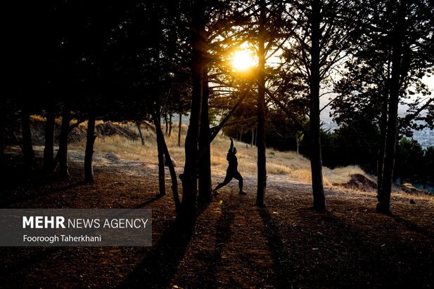 تلاش وزنه بردار بانوی لر ایران