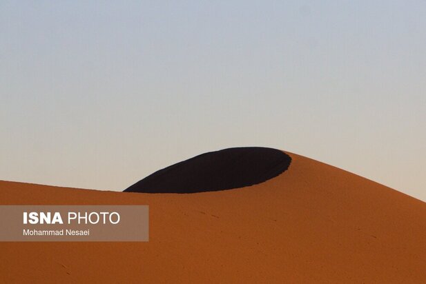 شن های طلایی ایران در کویر مصر