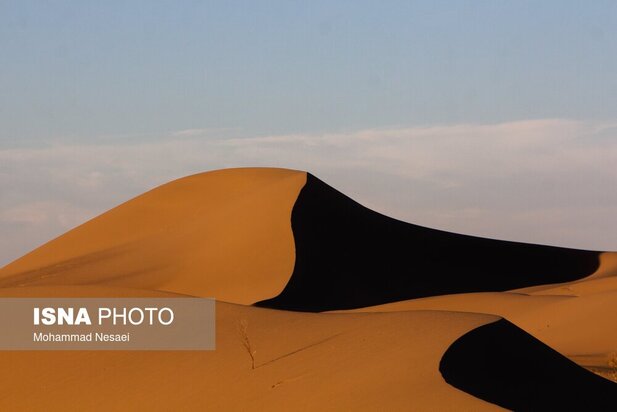شن های طلایی ایران در کویر مصر