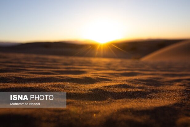 شن های طلایی ایران در کویر مصر