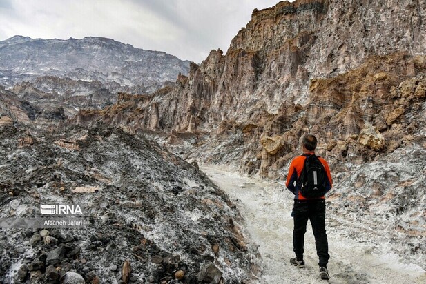 کوه نمکی جاشک