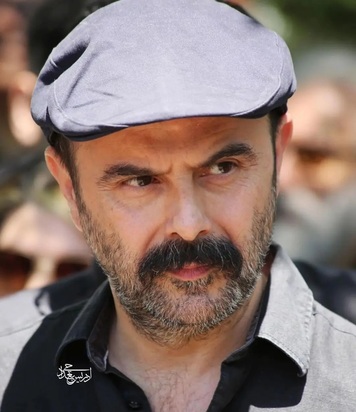 مراسم خاکسپاری زری خوشکام مادر لیلا حاتمی