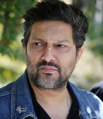 مراسم خاکسپاری زری خوشکام مادر لیلا حاتمی