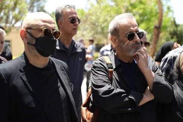 مراسم خاکسپاری زری خوشکام مادر لیلا حاتمی