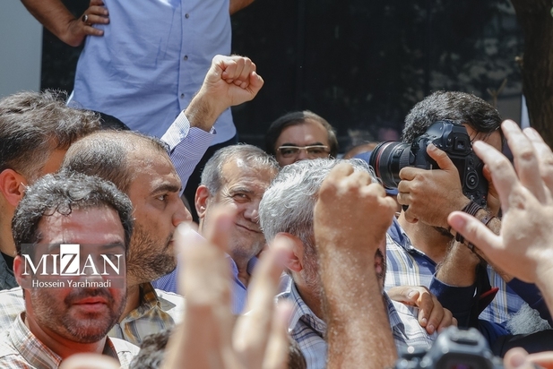 پزشکیان در بازار شوش