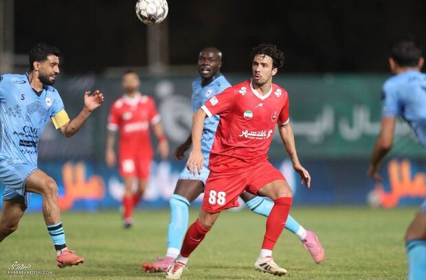 چادرملو و پرسپولیس