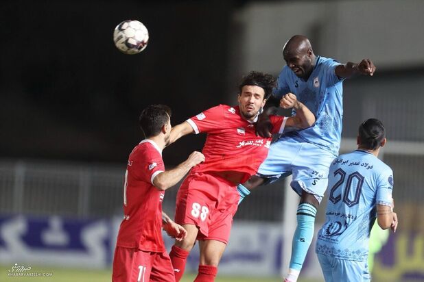 چادرملو و پرسپولیس