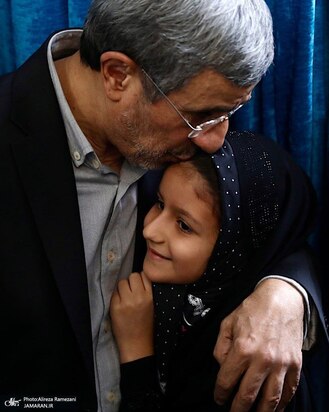 مراسم ترحیم خواهر احمدی نژاد