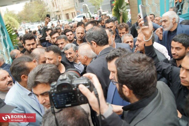 مراسم ترحیم خواهر احمدی نژاد