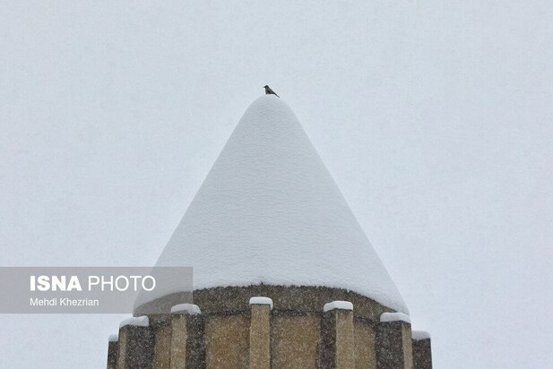بارش برف پاییزی در همدان