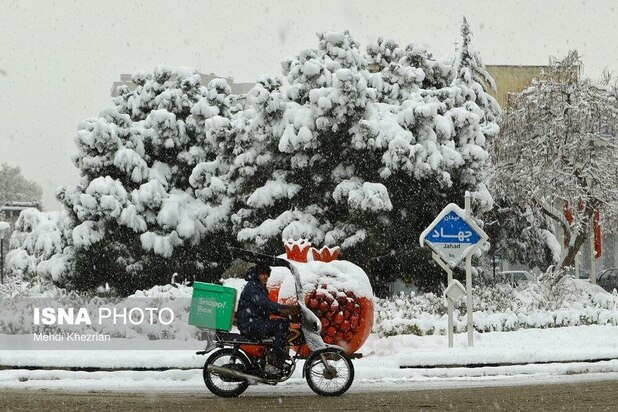 بارش برف پاییزی در همدان