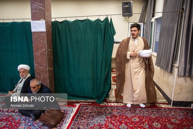 عمامه گذاری روحانیون جدید