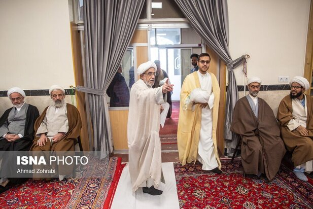 عمامه گذاری روحانیون جدید