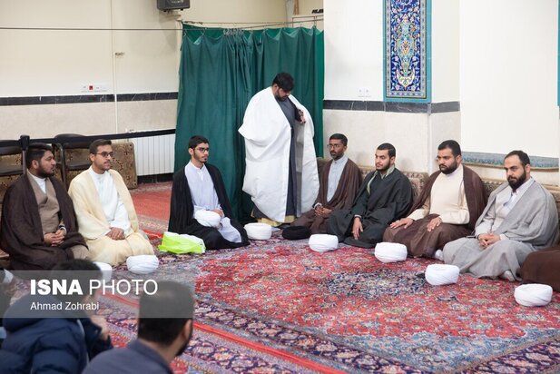 عمامه گذاری روحانیون جدید