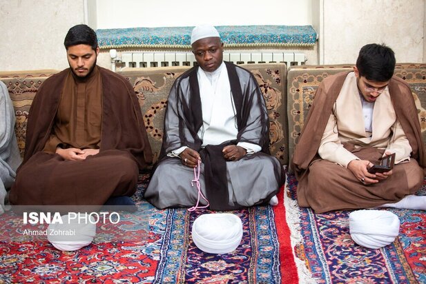 عمامه گذاری روحانیون جدید