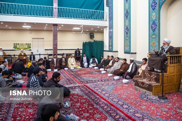 عمامه گذاری روحانیون جدید