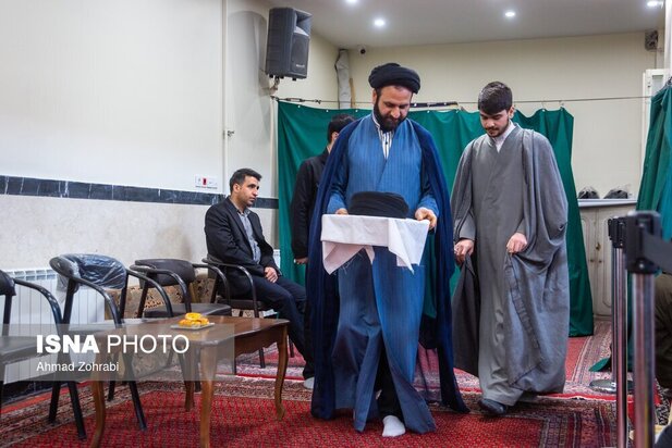 عمامه گذاری روحانیون جدید