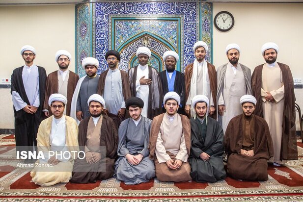 عمامه گذاری روحانیون جدید