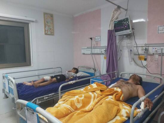 تصاویری دردناک از مجروحان حمله به سالن ورزشی در لامرد