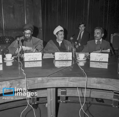 رهبر انقلاب