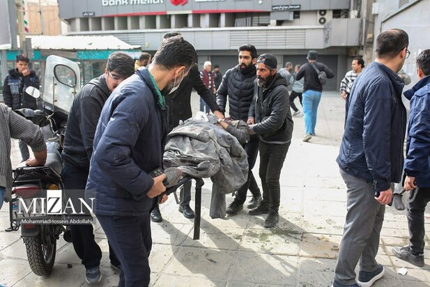 شهروندان مجروح حملات آمریکا و اسراییل در میدان فردوسی تهران