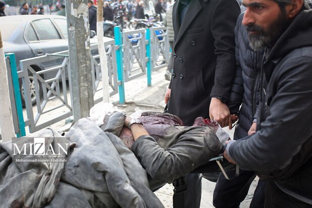 شهروندان مجروح حملات آمریکا و اسراییل در میدان فردوسی تهران