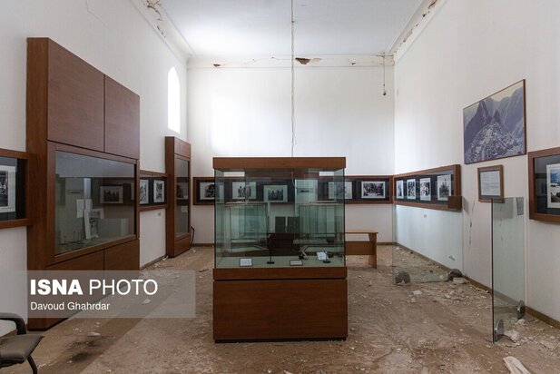 خسارات به کاخ سعدآباد